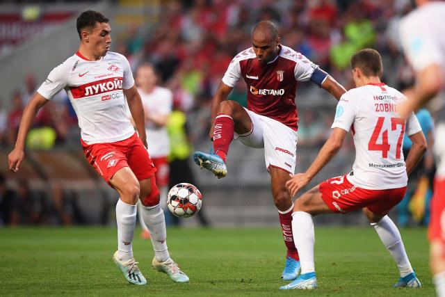 小萨三双詹姆斯18+13+9 国王常规赛横扫湖人